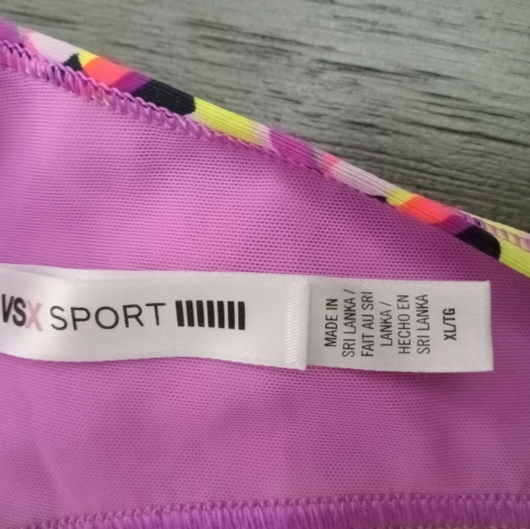 Victoria Secret VSX Sports Bra - Picture 3 of 3